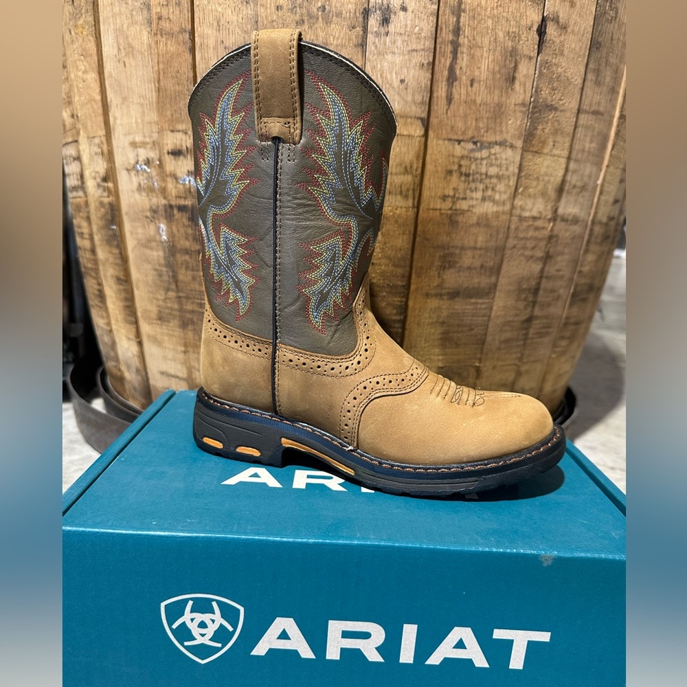 Ariat / WorkHog Pull On / Brown